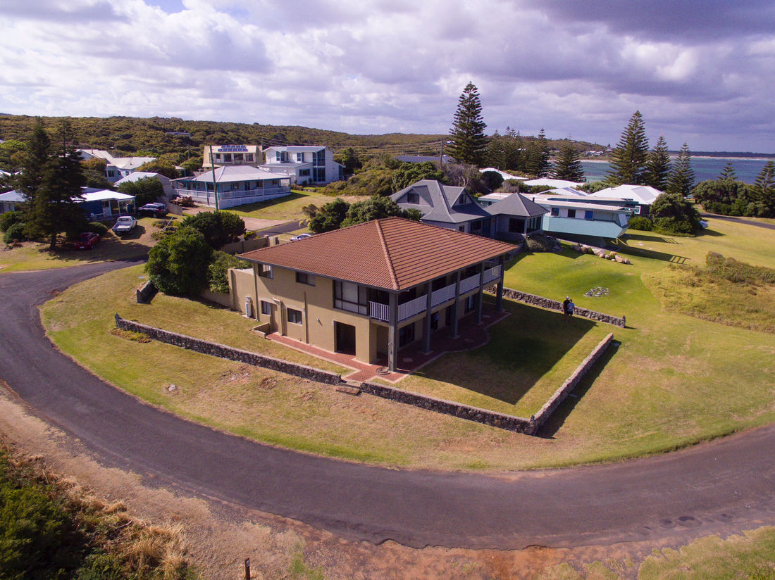 Augusta Beachfront Accommodation house